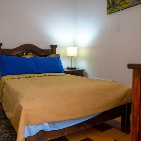 Los Andes Hostel Medellin Exterior photo