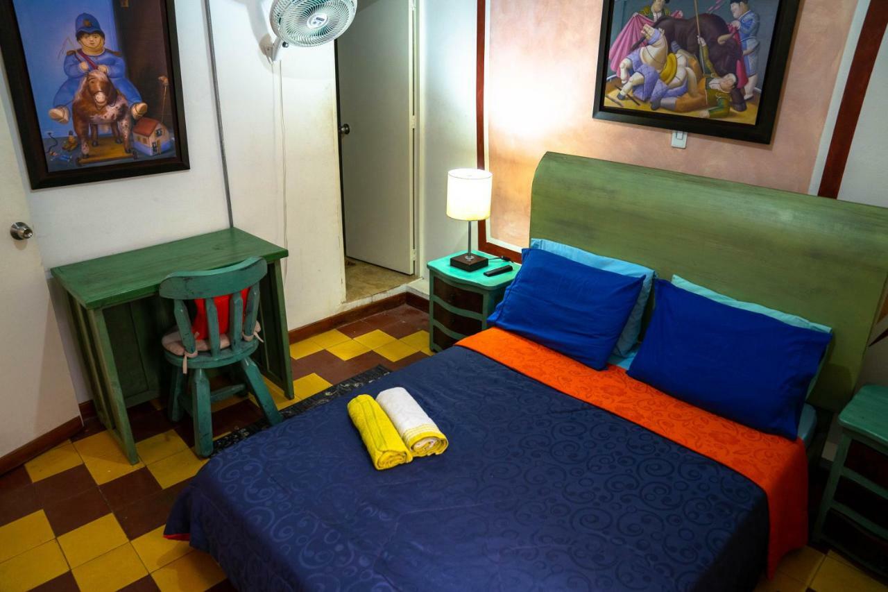 Los Andes Hostel Medellin Exterior photo