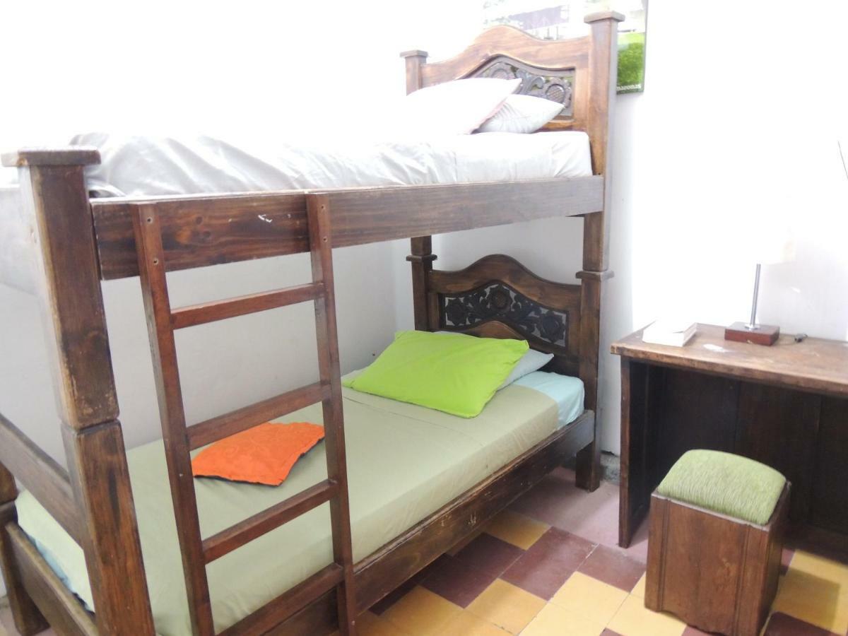 Los Andes Hostel Medellin Exterior photo
