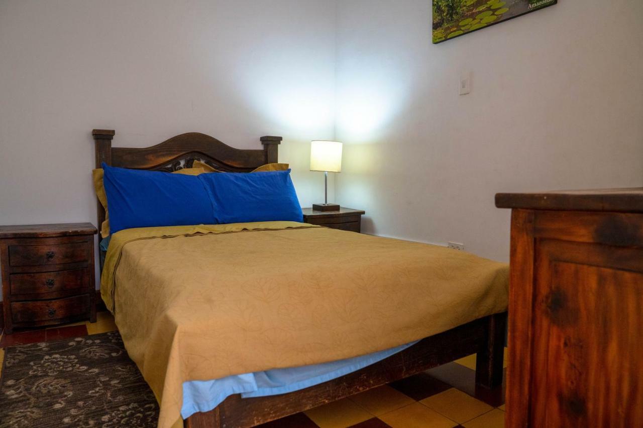 Los Andes Hostel Medellin Exterior photo