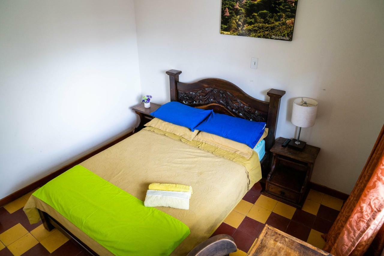 Los Andes Hostel Medellin Exterior photo